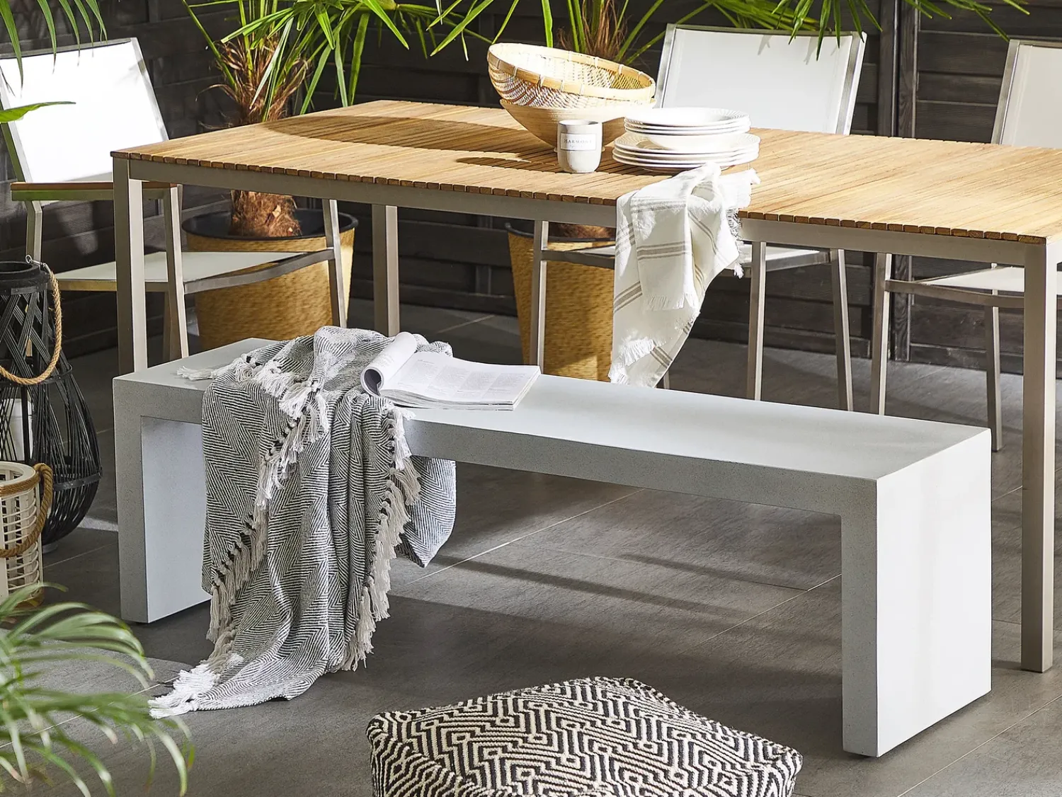 Outlet Beliani Panchina da giardino TARANTO 150 cm Cemento Bianco