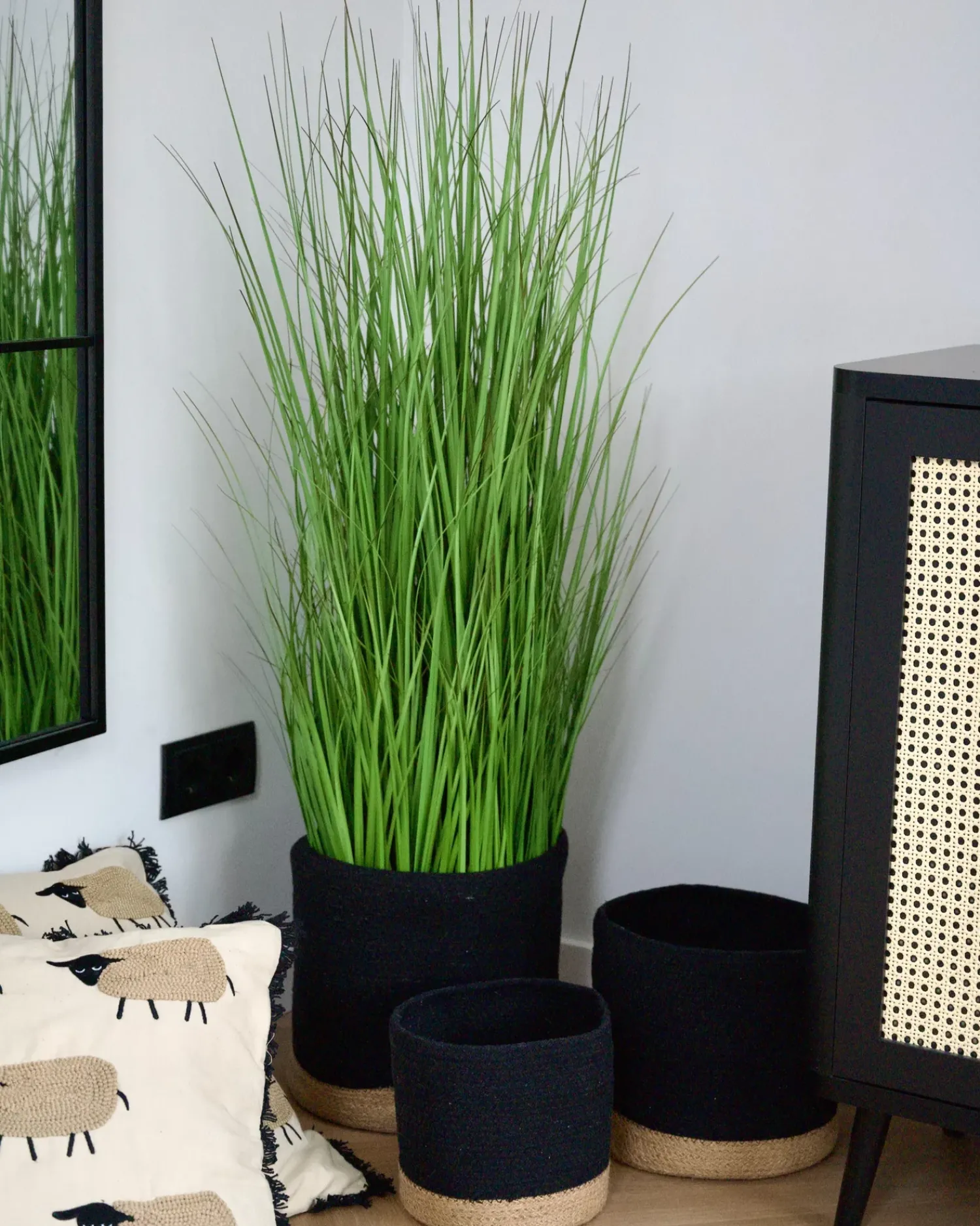 Clearance Beliani Pianta artificiale GRASS 120 cm Verde Verde Nero