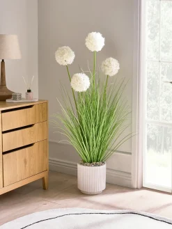 Clearance Beliani Pianta artificiale SNOWBALL BUSH 120 cm Bianco Bianco Verde Nero