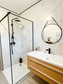 Discount Beliani Piatto doccia ESTELI 90 x 90 x 7 cm Bianco Bianco Argento