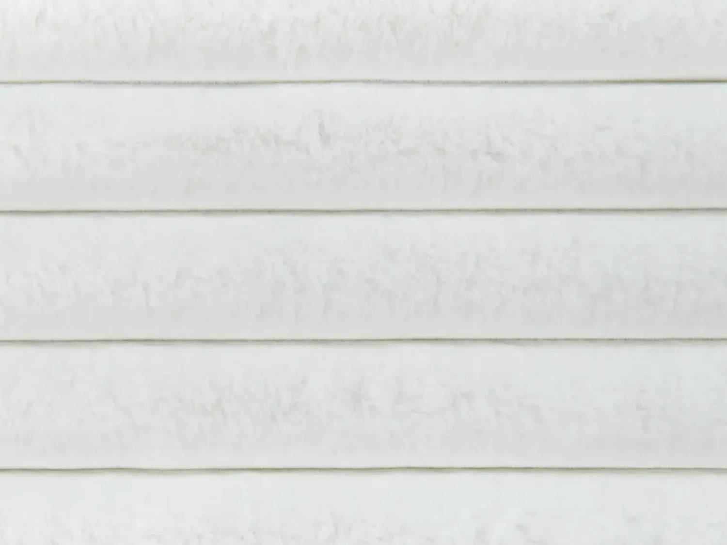 Beliani Piumone RAKYA Finta pelliccia 150 x 200 cm Bianco