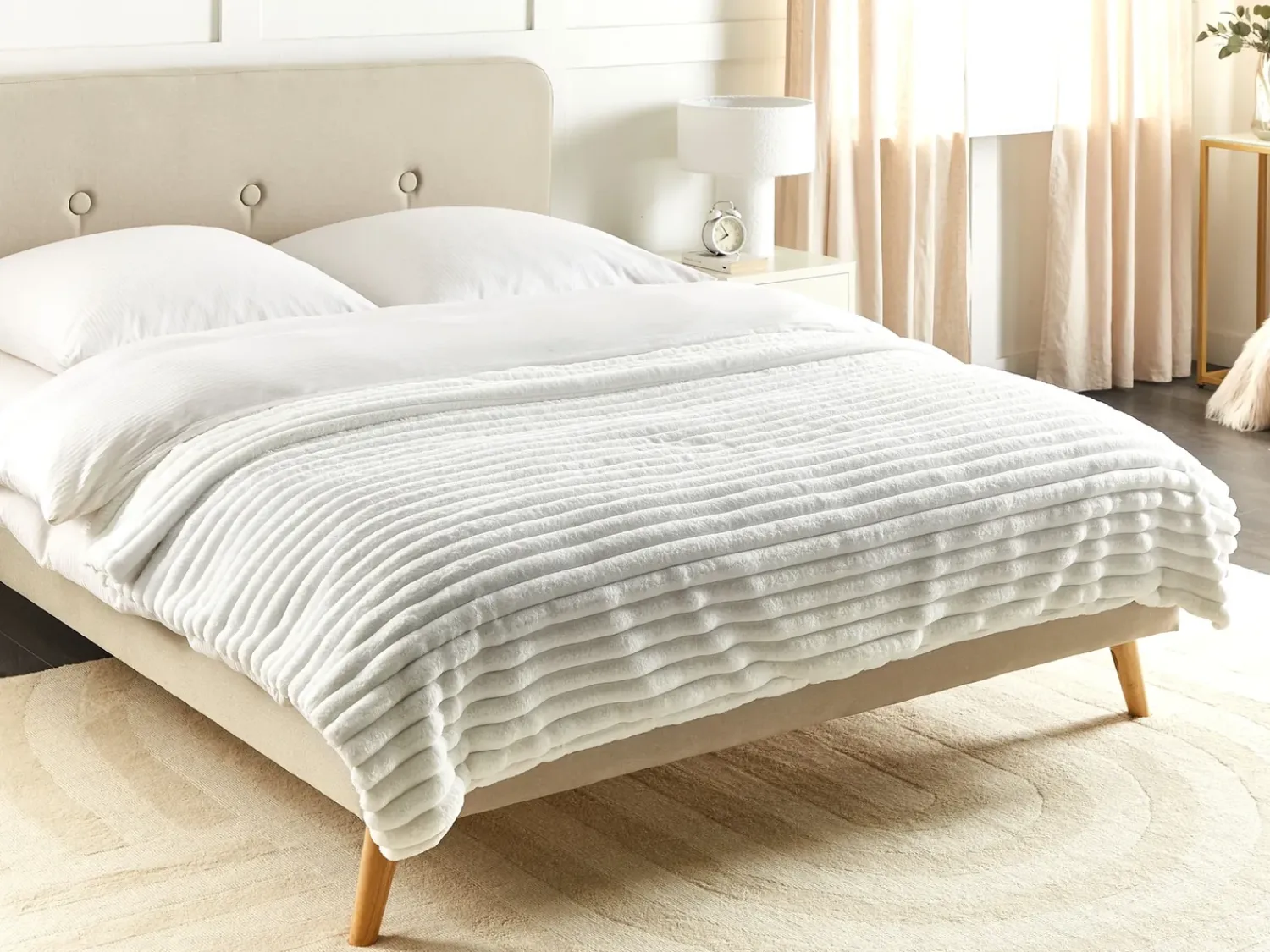 Beliani Piumone RAKYA Finta pelliccia 150 x 200 cm Bianco