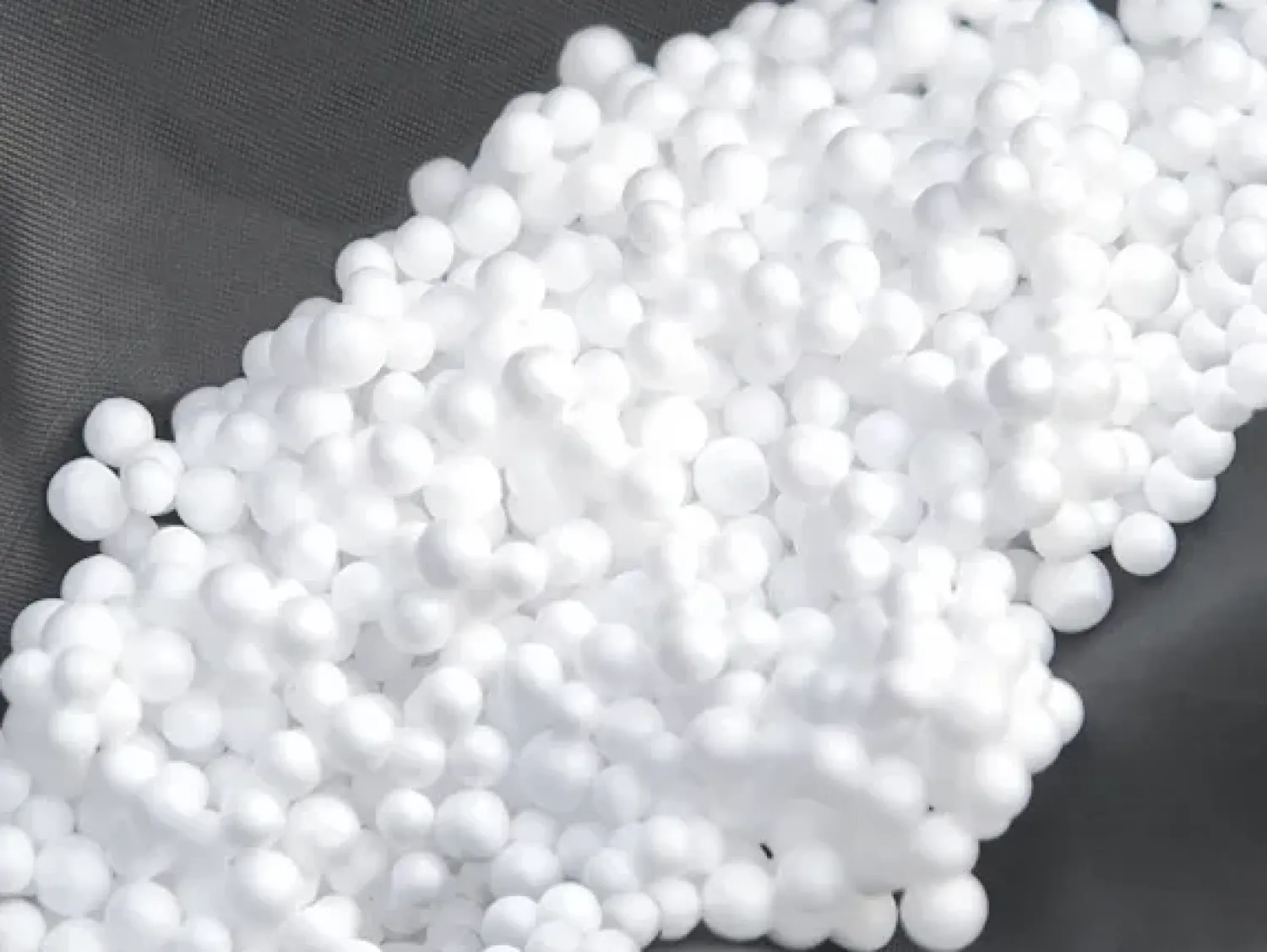 Discount Beliani Poltrona sacco 300 L FUZZY EPS 10 cm 60 cm Bianco