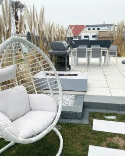 Clearance Beliani Poltrona sospesa con supporto da pavimento FANO Rattan sintetico (PE) Bianco