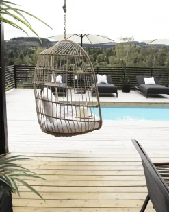 Sale Beliani Poltrona sospesa con supporto da pavimento ALLERA Rattan sintetico (PE) Beige Bianco Beige Naturale