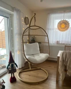Discount Beliani Poltrona sospesa con supporto da pavimento ALBA Rattan sintetico (PE) Naturale Bianco Marrone