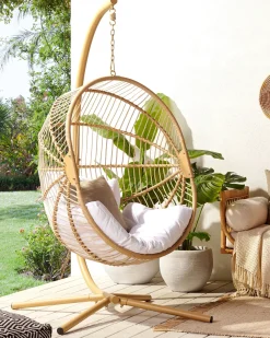 Clearance Beliani Poltrona sospesa con supporto da pavimento ACRI Rattan sintetico (PE) Beige Beige Bianco
