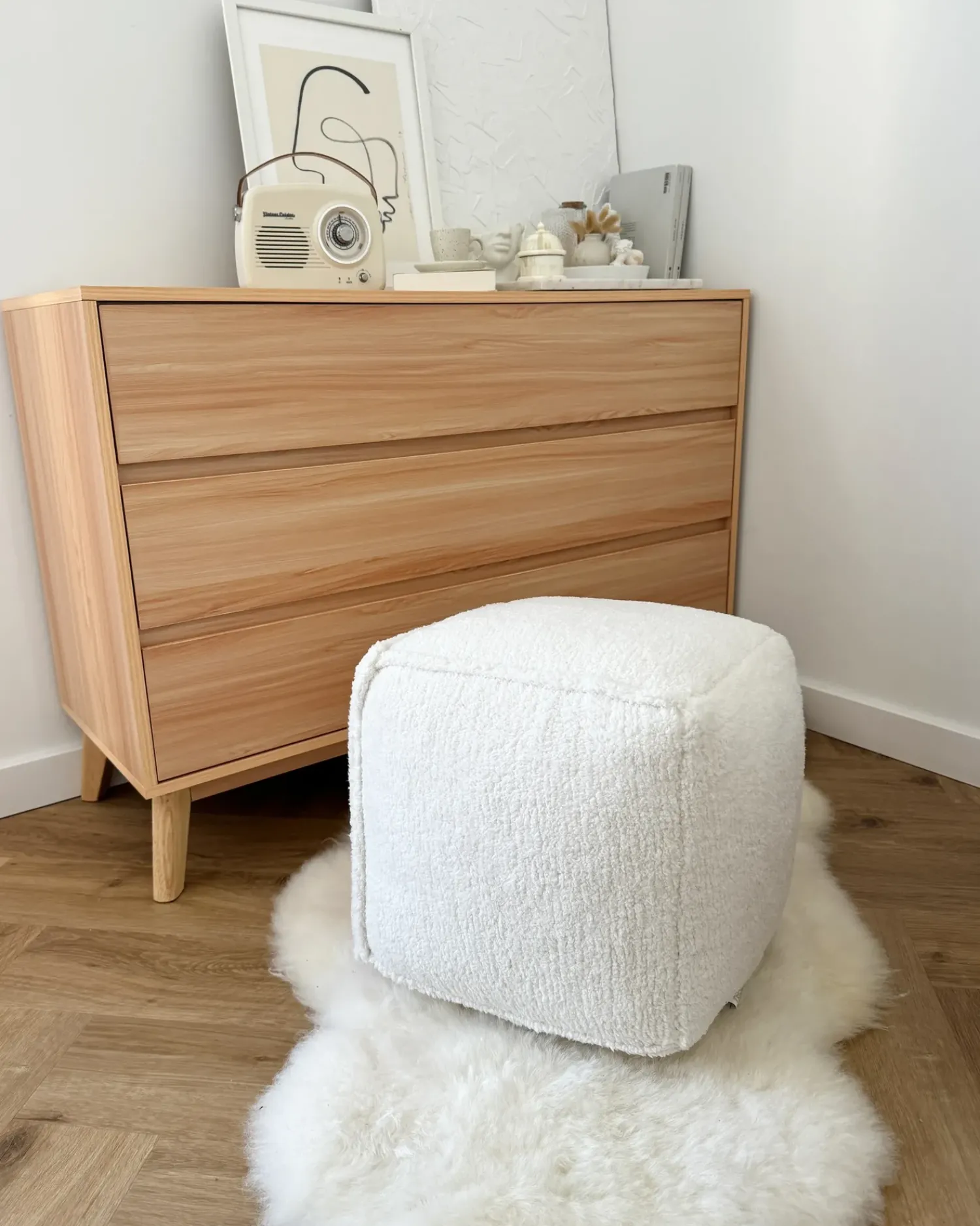 Outlet Beliani Pouf ALIPUR Bouclé chiaro Beige