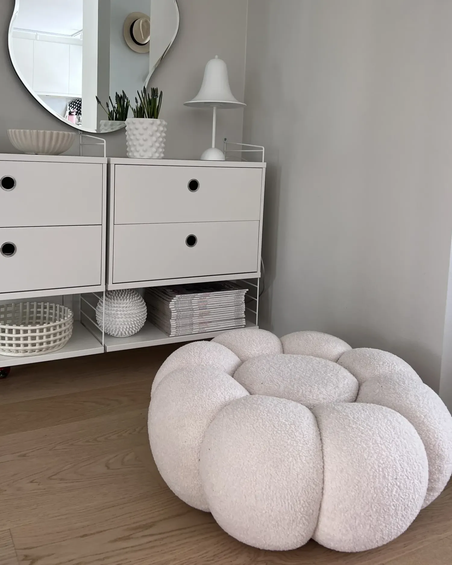 Hot Beliani Pouf BEAUFORT Bouclé sporco Bianco