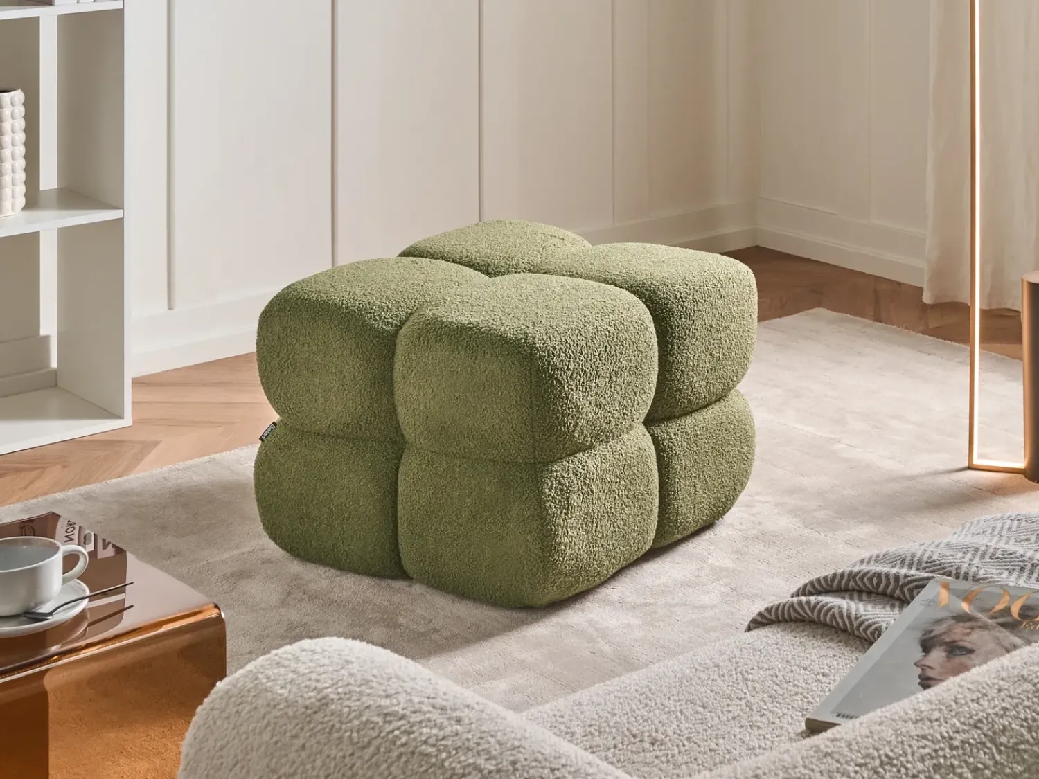 Hot Beliani Pouf CALIENTE Bouclé Verde
