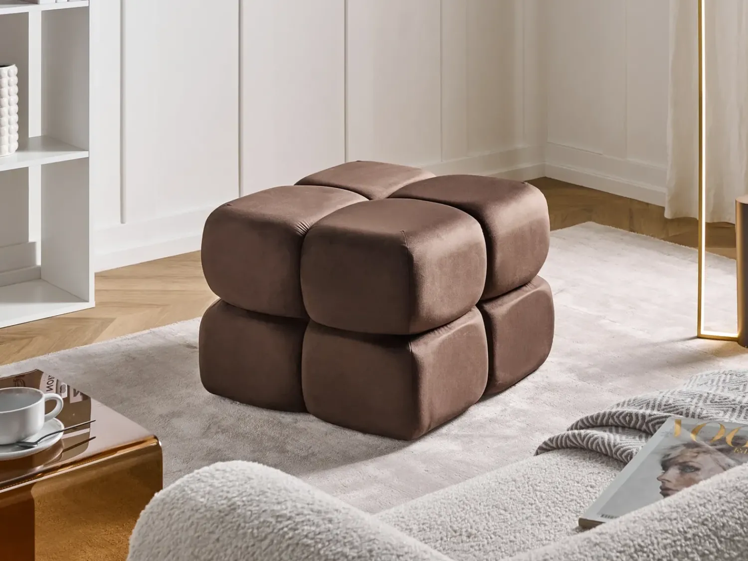 Hot Beliani Pouf CALIENTE Velluto scuro Marrone