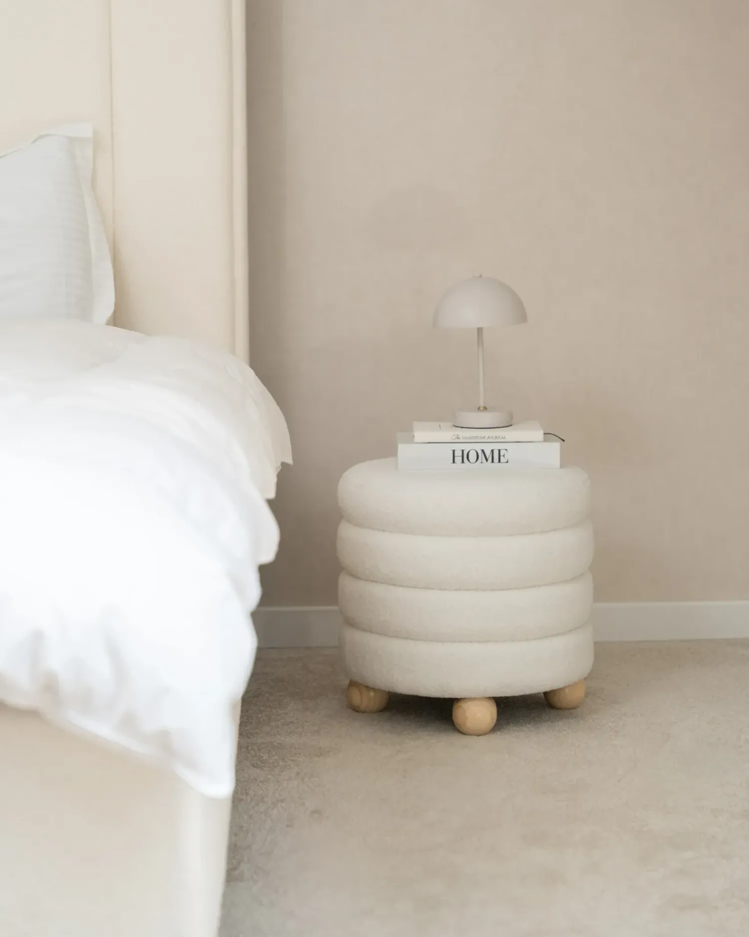 Discount Beliani Pouf CHILLY Bouclé Bianco sporco Bianco Marrone