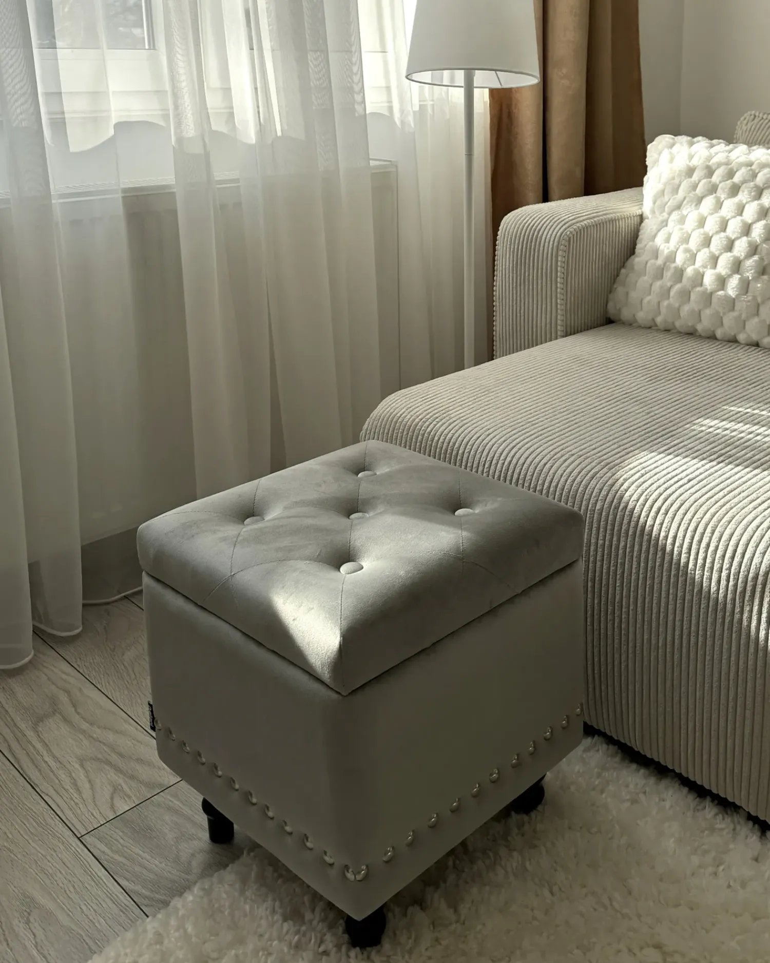 Online Beliani Pouf contenitore LORETTO Velluto chiaro Grigio