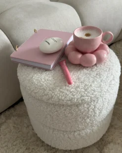 Beliani Pouf contenitore OGDEN Bouclé Bianco Bianco Marrone