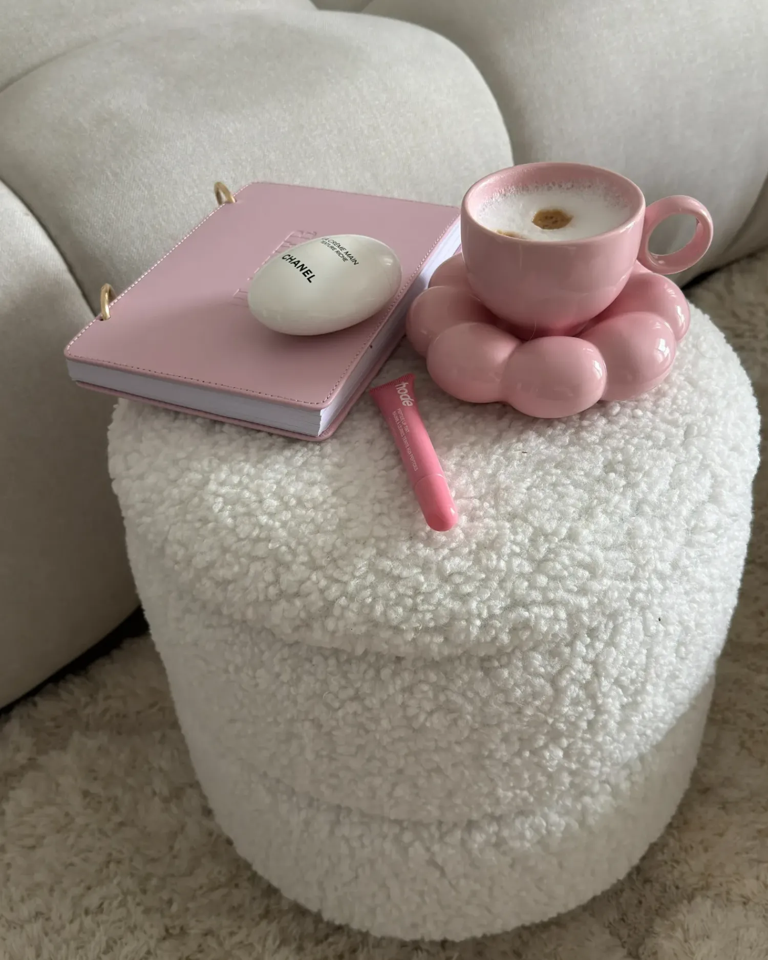 Beliani Pouf contenitore OGDEN Bouclé Bianco Bianco Marrone