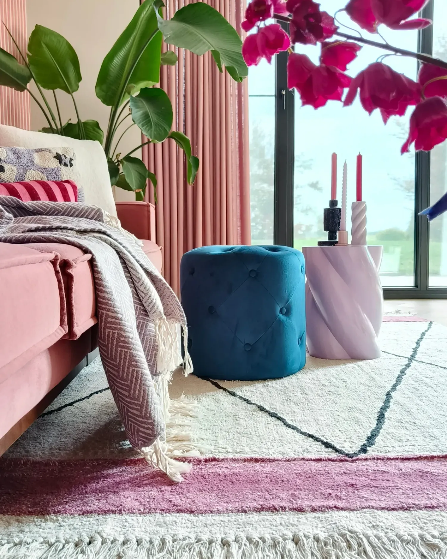 Clearance Beliani Pouf COROLLA Velluto scuro Blu