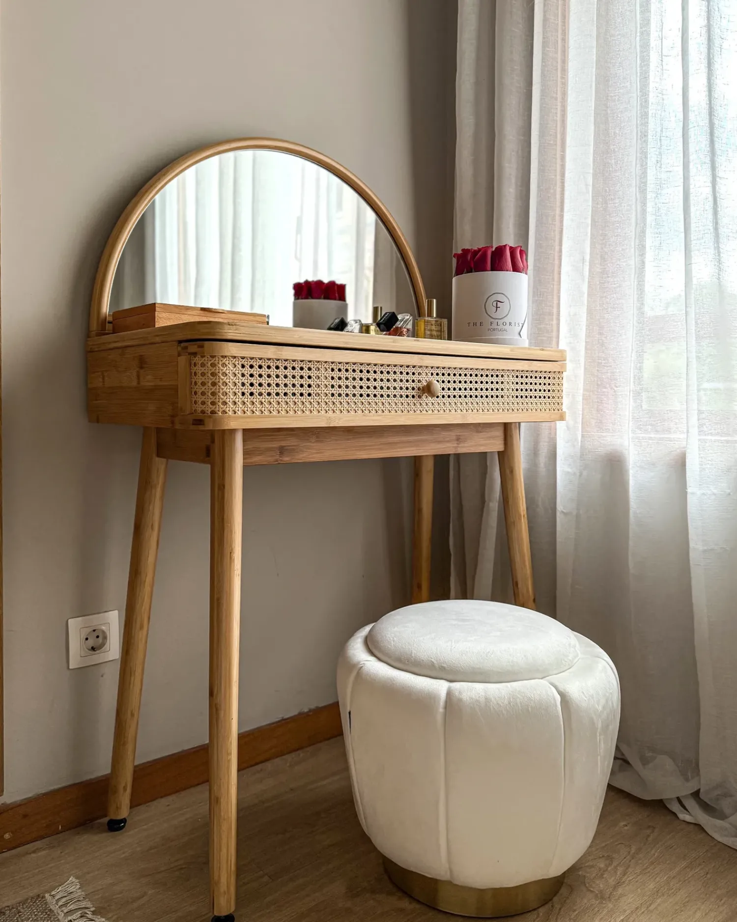 Best Beliani Pouf IRVING Velluto Bianco Bianco Oro