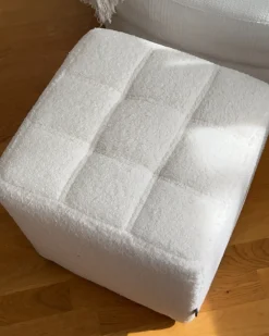 Sale Beliani Pouf KANSAS Bouclé Bianco