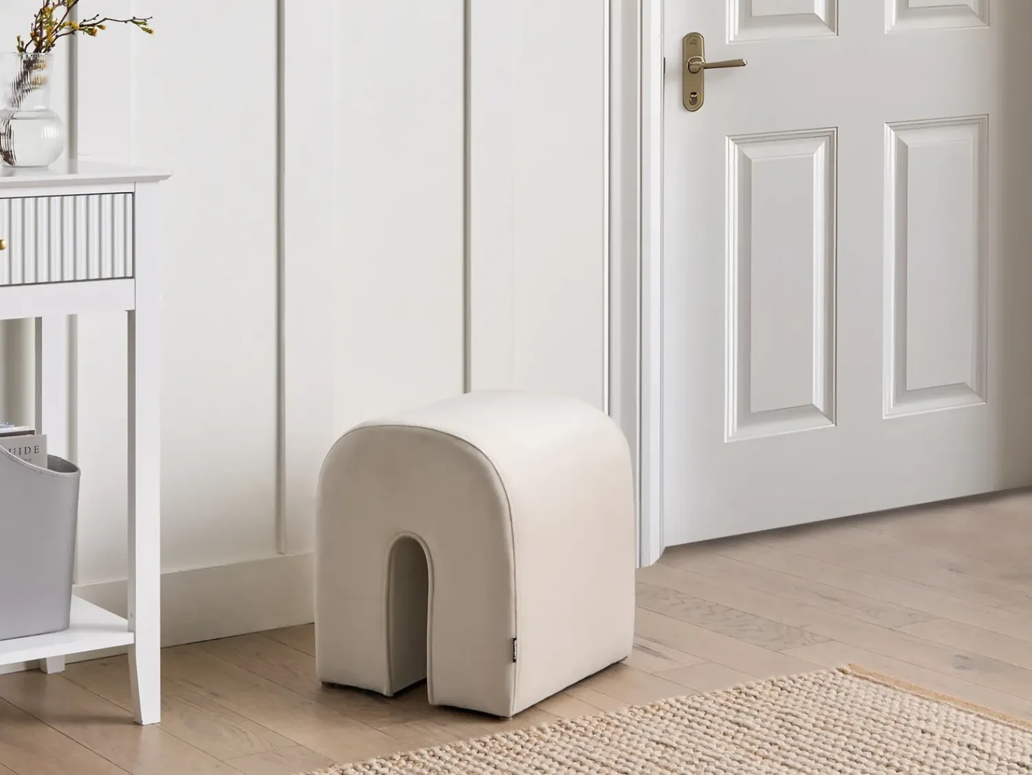 New Beliani Pouf MODOC Velluto Beige