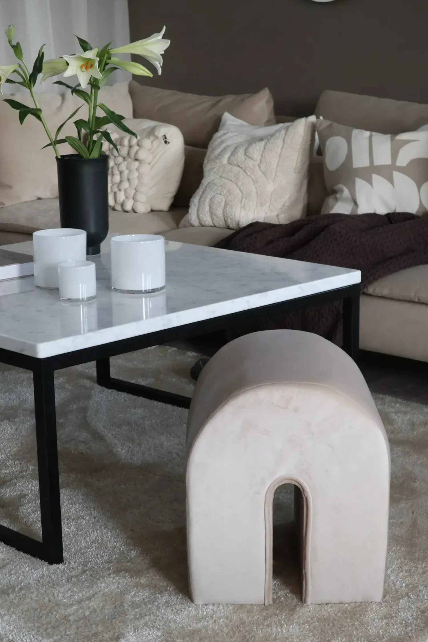 New Beliani Pouf MODOC Velluto Beige