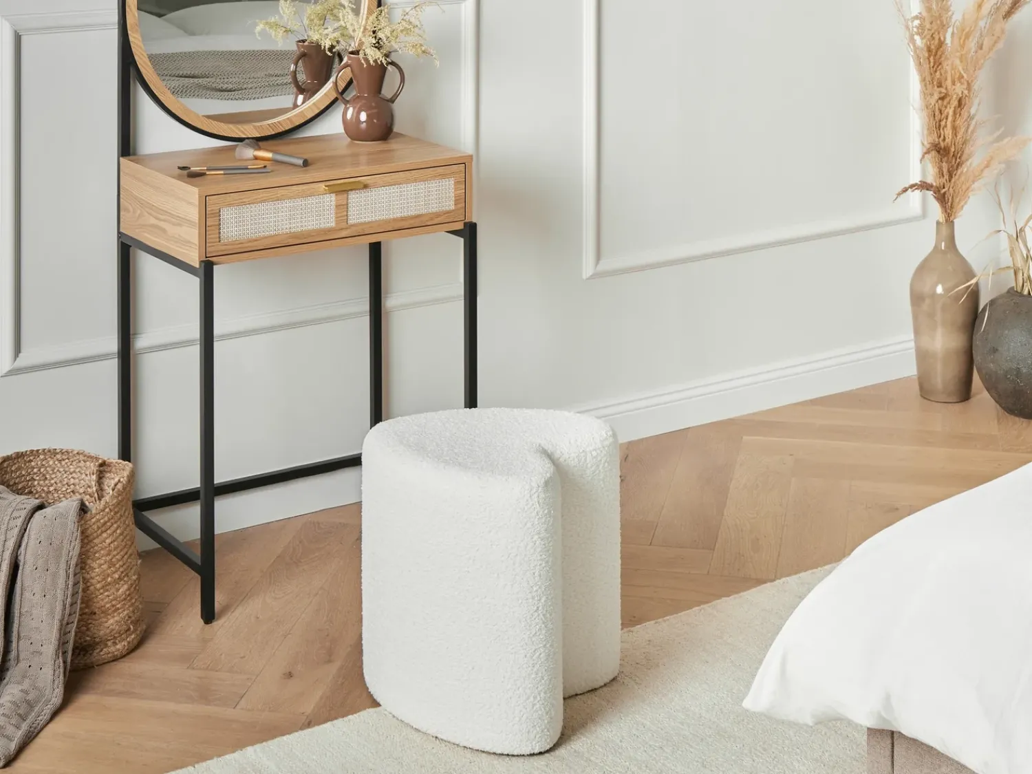 Clearance Beliani Pouf SCOTIA Ciniglia sporco Bianco
