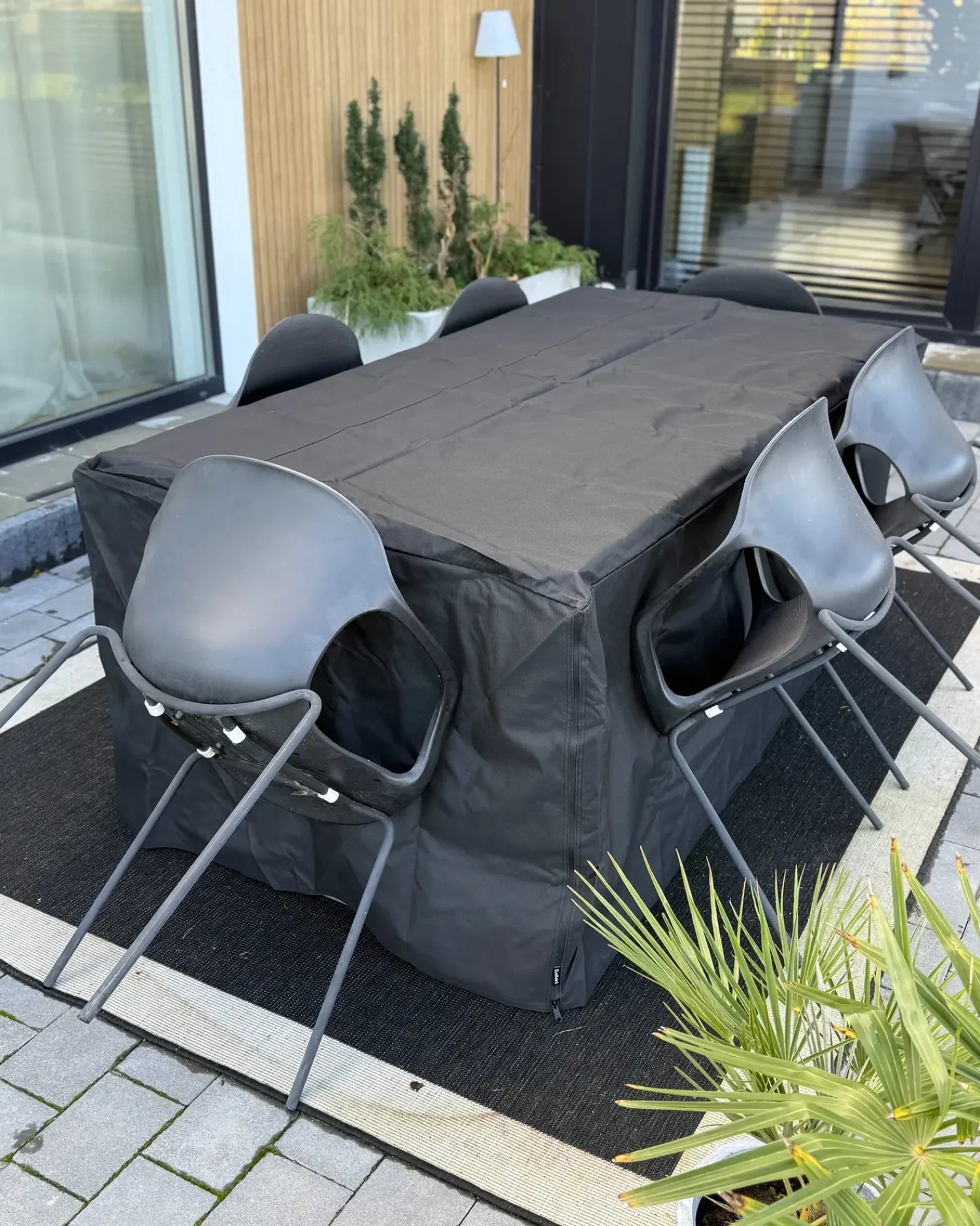 Outlet Beliani Protezione impermeabile CHUVA 185 cm 105 cm 75 cm Nero