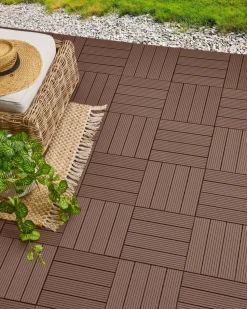 Sale Beliani Rivestimenti e piastrelle da esterno ATELETA Composito legno-plastica (WPC) Marrone