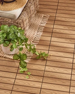 Sale Beliani Rivestimenti e piastrelle da esterno ATESSA Composito legno-plastica (WPC) chiaro Marrone