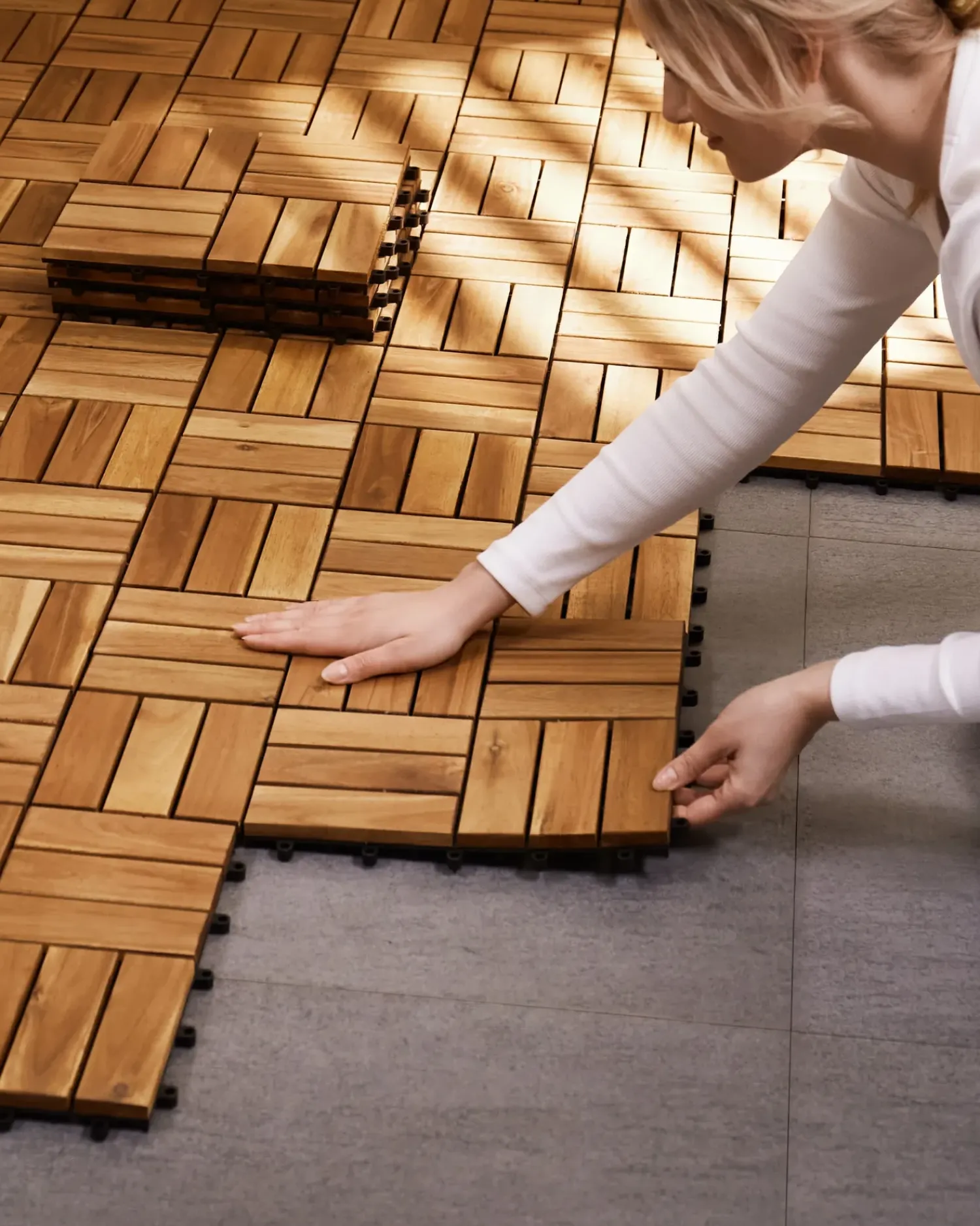 Outlet Beliani Rivestimenti e piastrelle da esterno ACERENZA Legno di acacia certificato Naturale