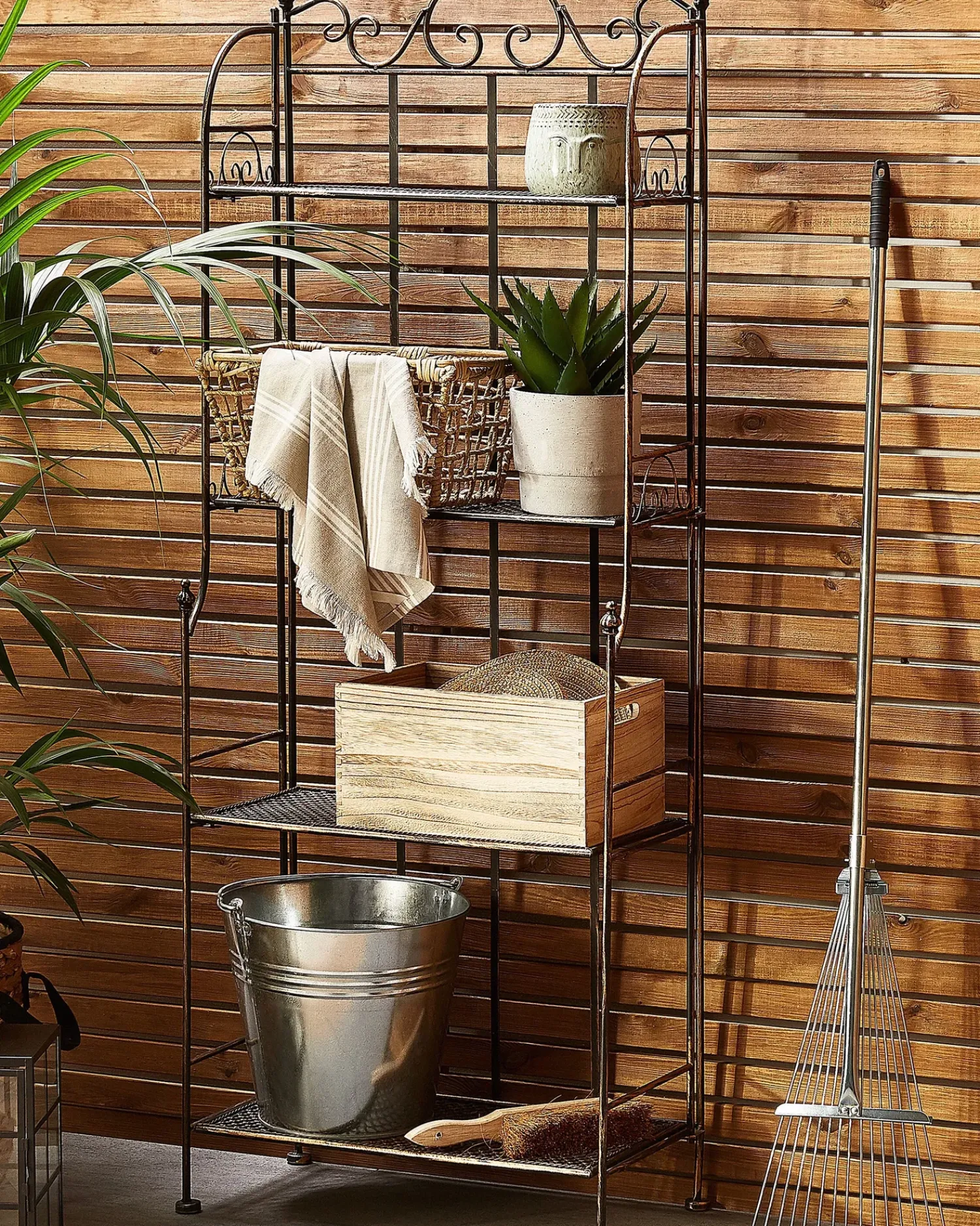 Outlet Beliani Scaffale ISERNIA Metallo 61 cm 29 cm Nero Oro Nero