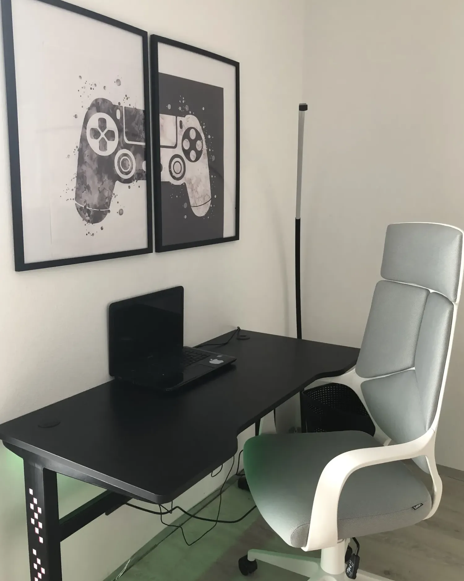 Online Beliani Scrivania da gaming DEXTER 120 cm 60 cm LED RGB Nero