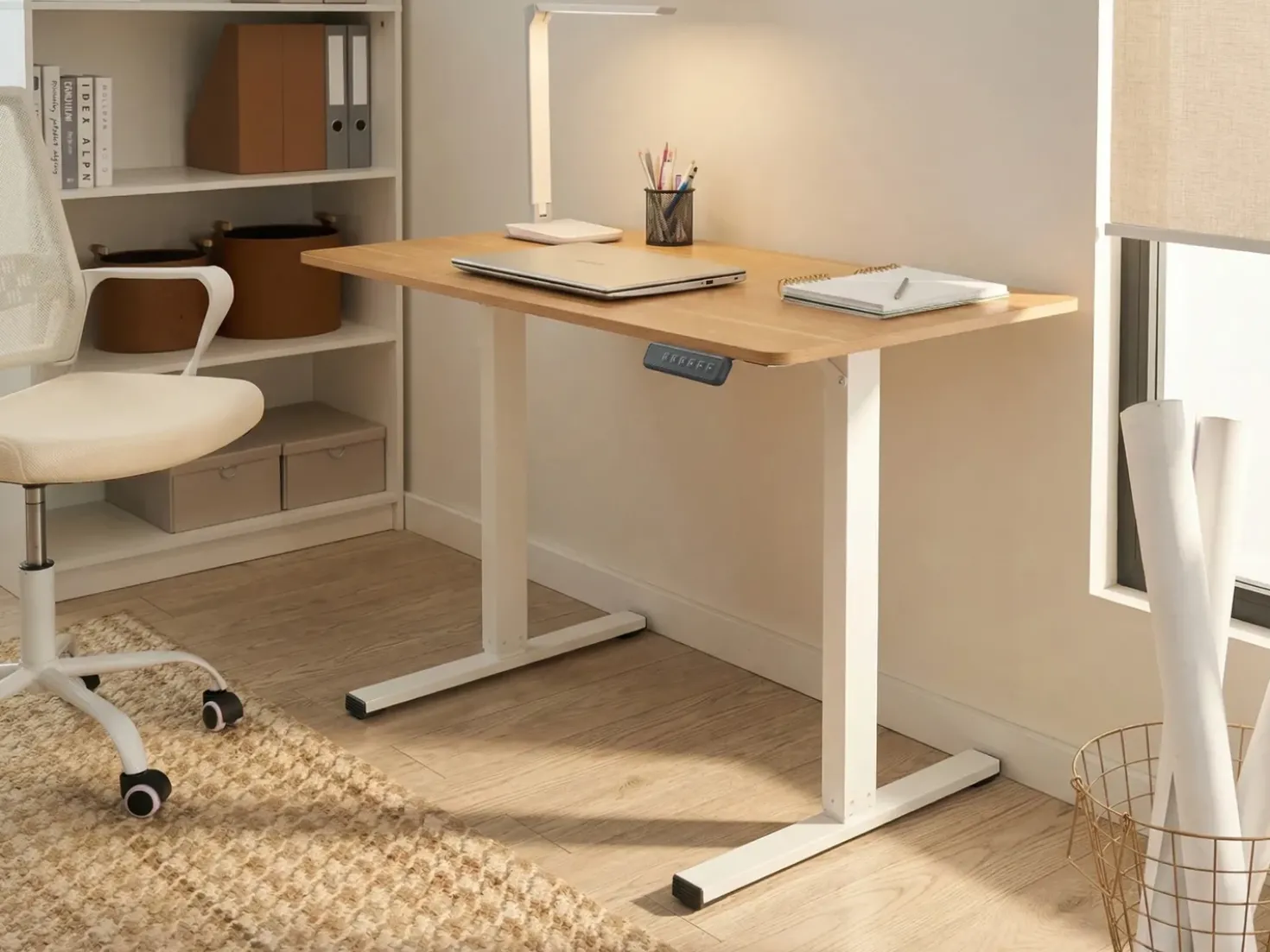 Scrivania elettrica regolabile in altezza TAVARES Marrone chiaro/Bianco 120 cm 60 cm