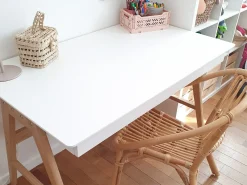 New Beliani Scrivania SHESLAY Bianco 120 cm 70 cm con Cassetti Bianco Marrone