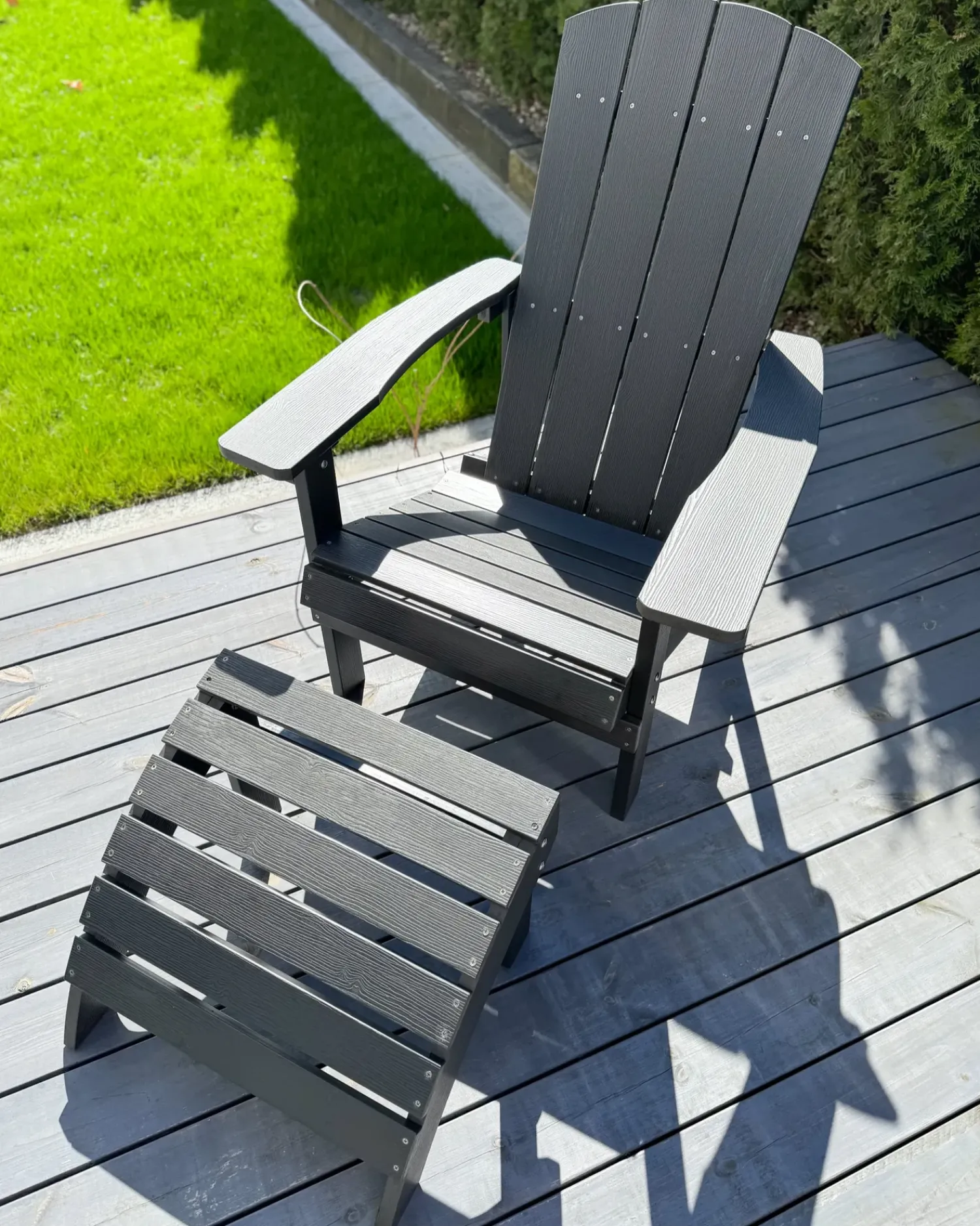 Outlet Beliani ADIRONDACK con poggiapiedi scuro Grigio