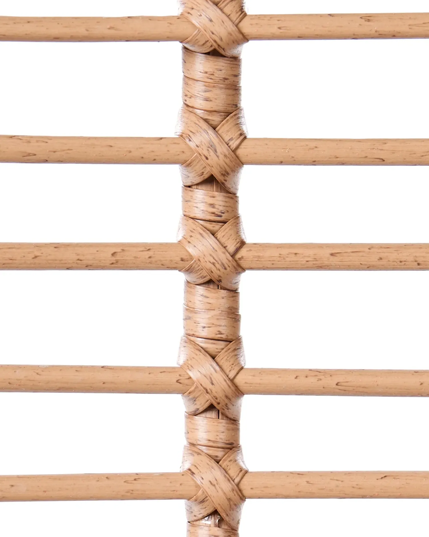 New Beliani Sedia da giardino MESTRE con poggiapiedi Rattan sintetico (PE) Beige chiaro Beige Naturale Nero