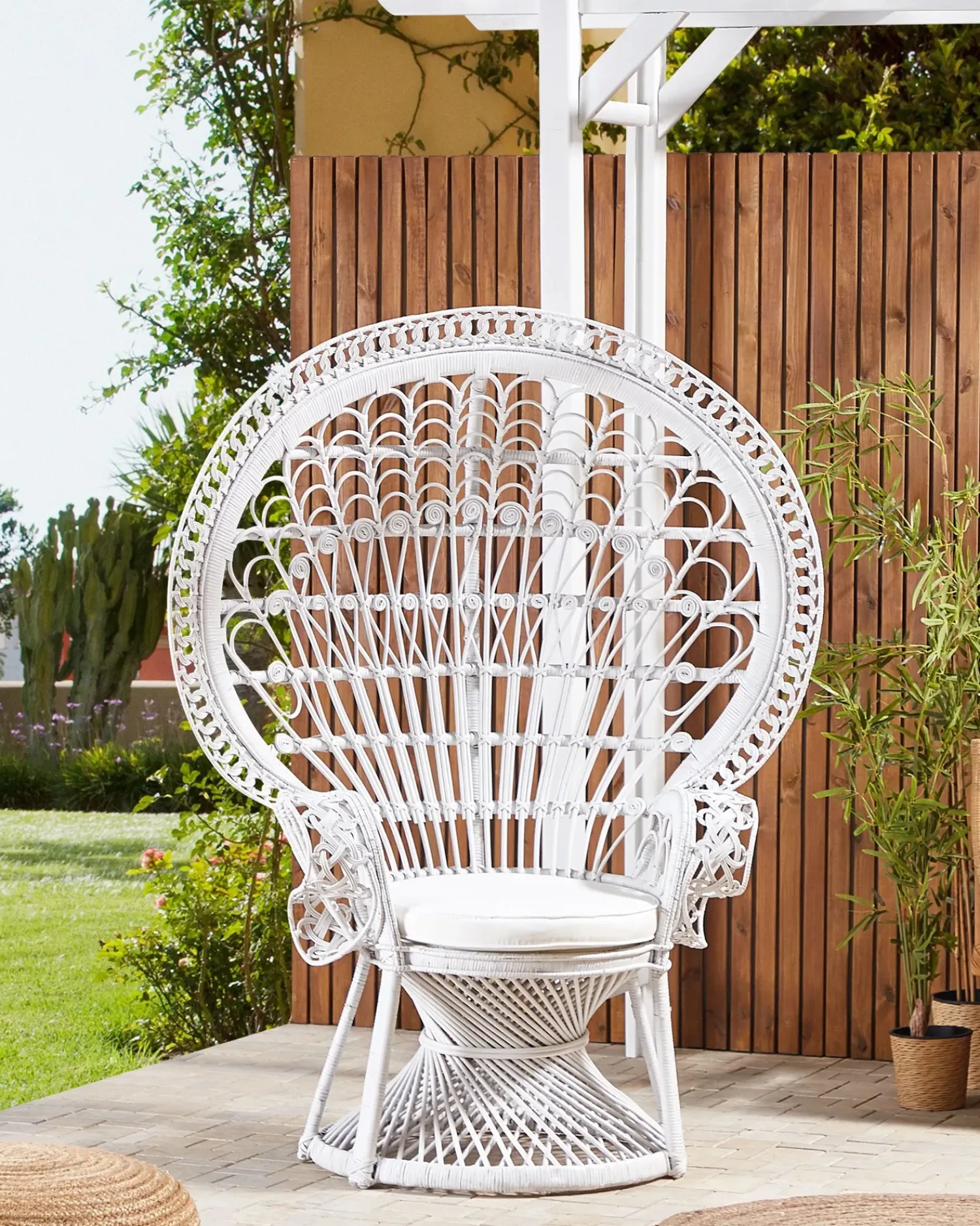 Hot Beliani Sedia Peacock EMMANUELLE Rattan Bianco