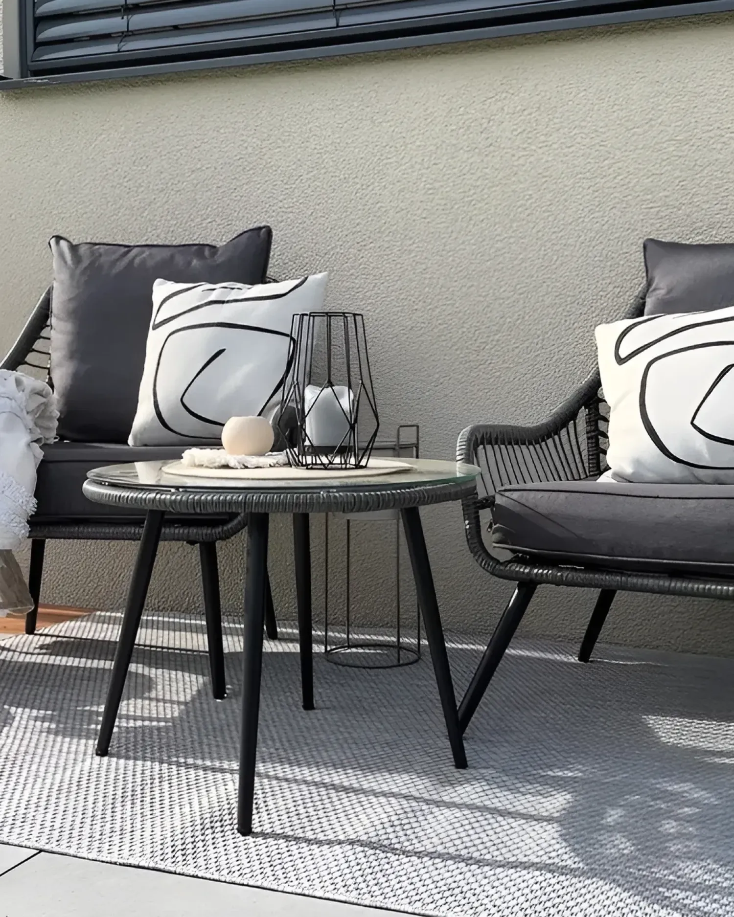 Online Beliani Set bistrot con cuscini LAURETO Rattan sintetico (PE) Grigio