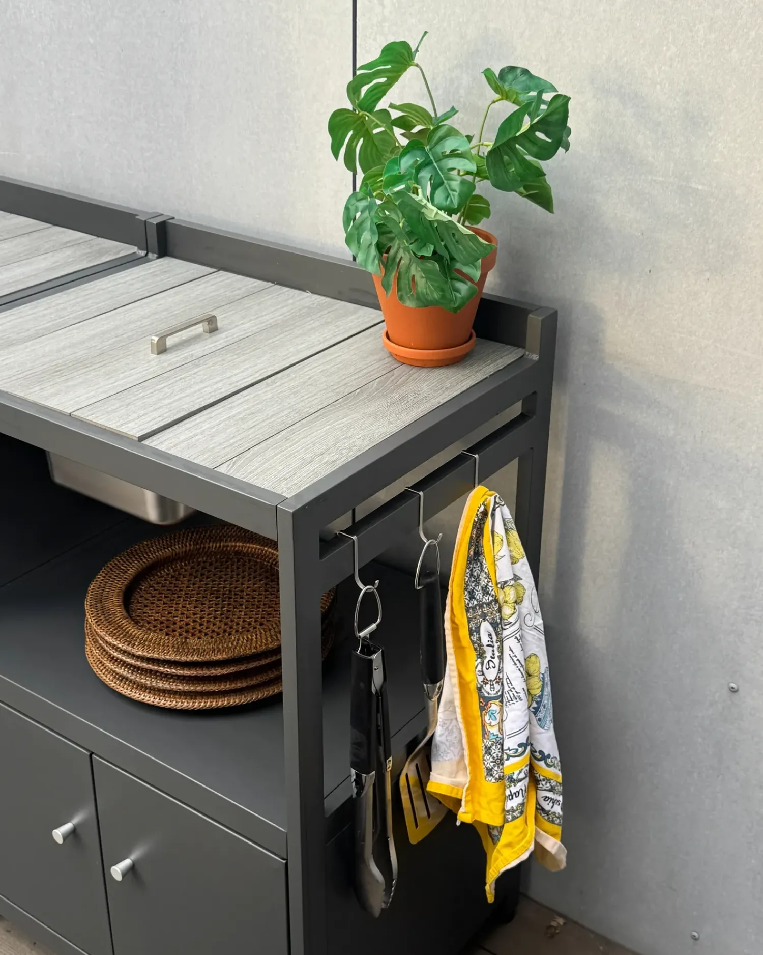 Clearance Beliani Set cucina da esterno con lavello ORTISEI Metallo grafite Grigio