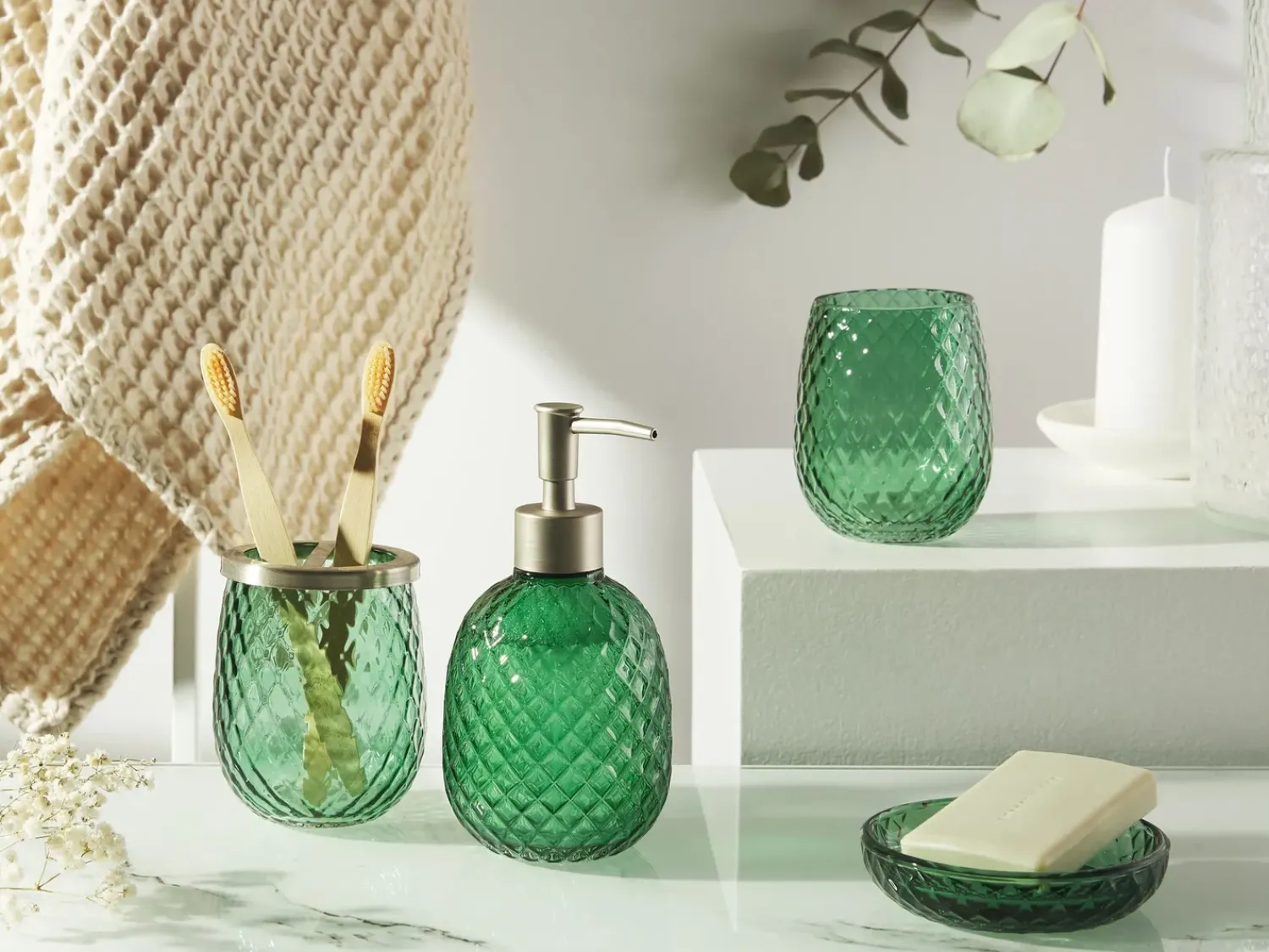 Discount Beliani Set da 4 accessori per il bagno CANOA Vetro Verde Verde Argento