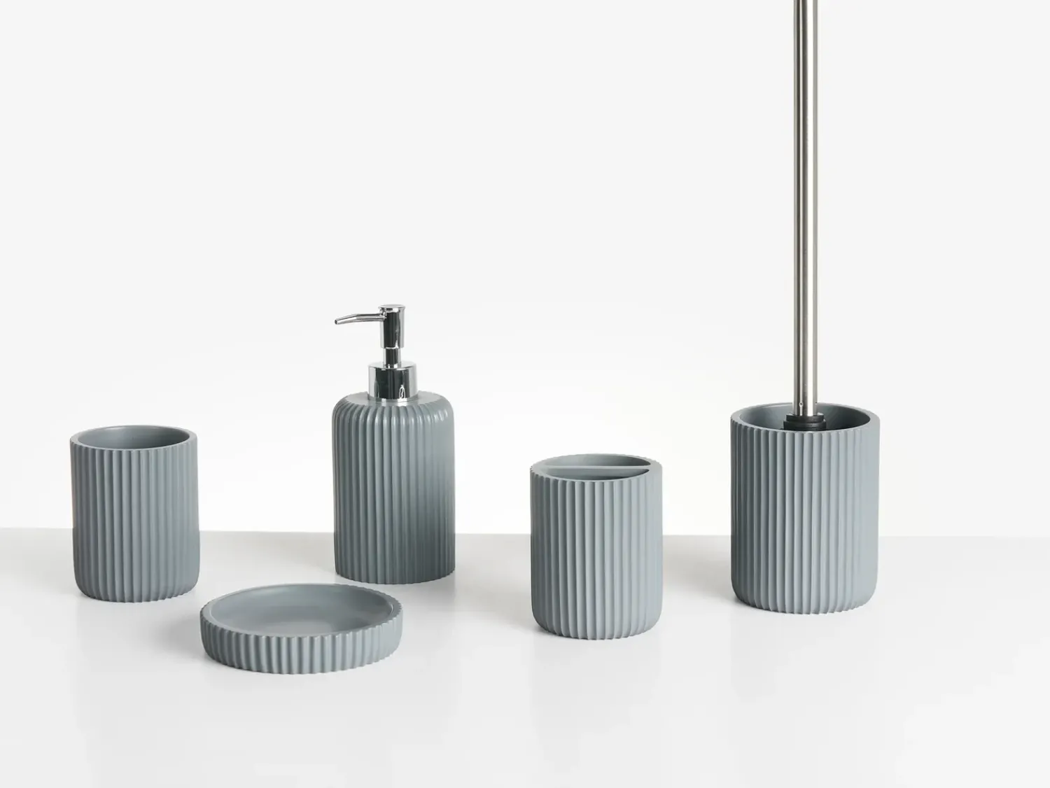 New Beliani Set da 5 accessori per il bagno CAMANA Grigio chiaro Argento Grigio