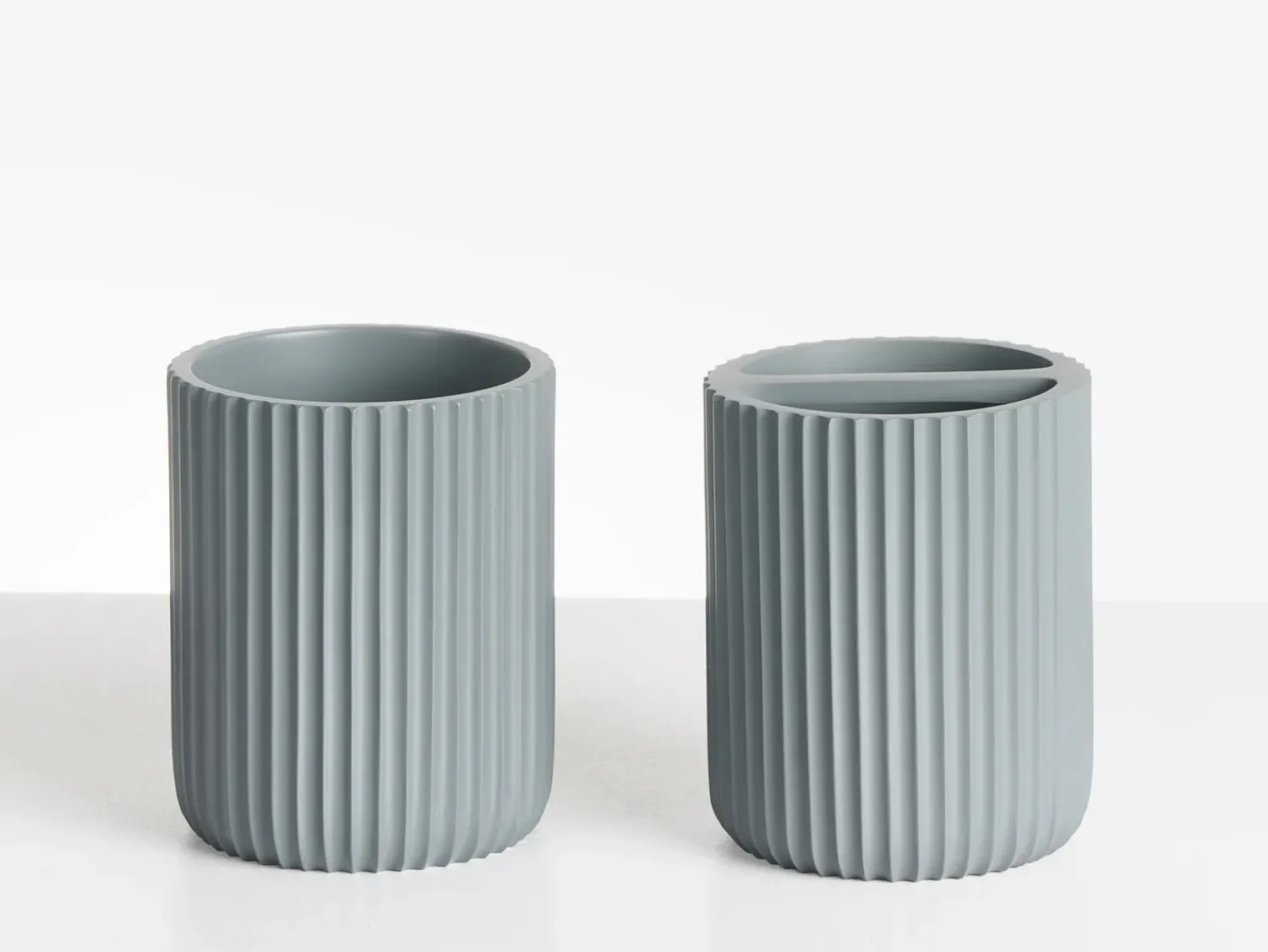 New Beliani Set da 5 accessori per il bagno CAMANA Grigio chiaro Argento Grigio