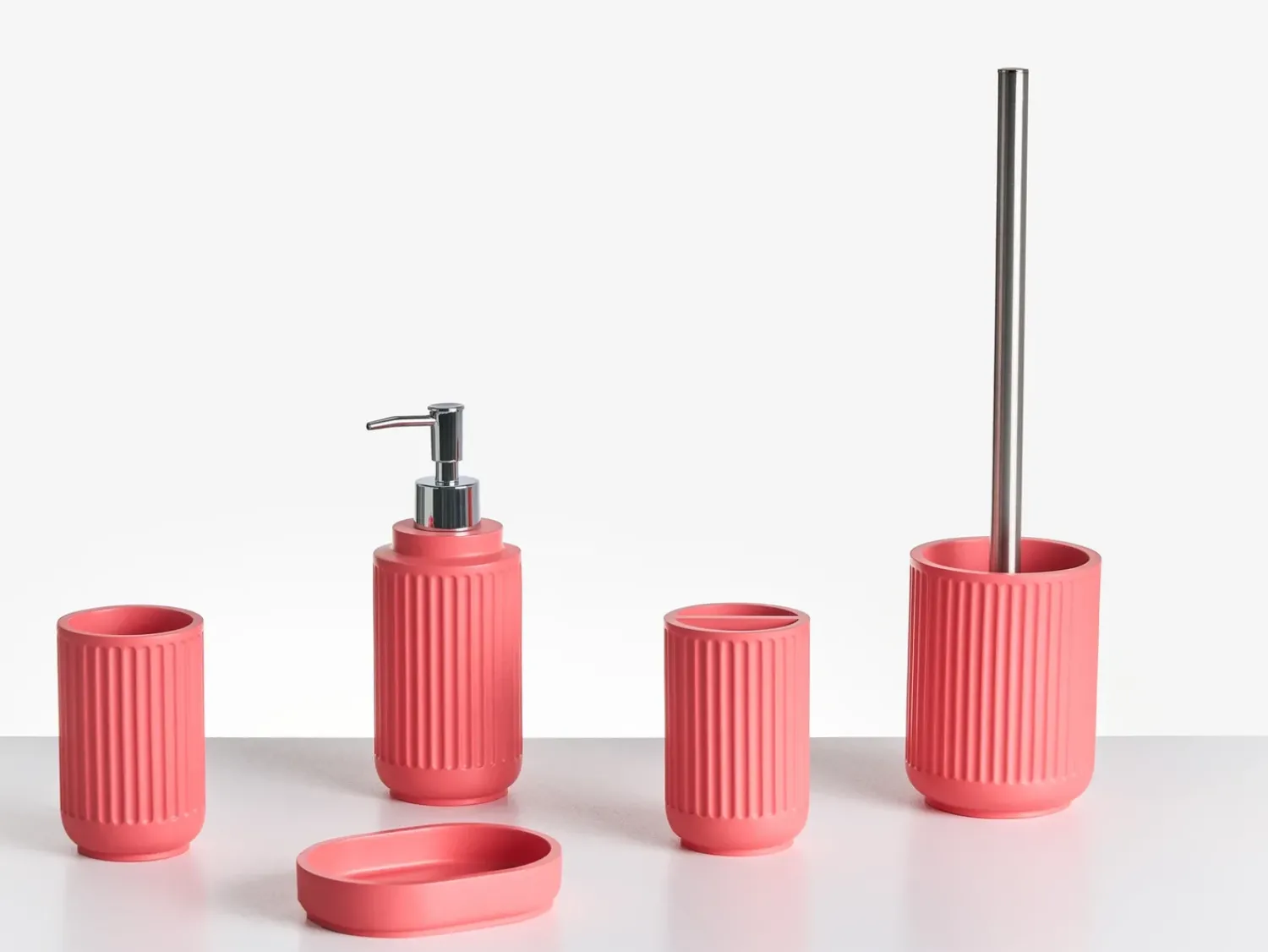 Beliani Set da 5 accessori per il bagno HUARMEY Rosso