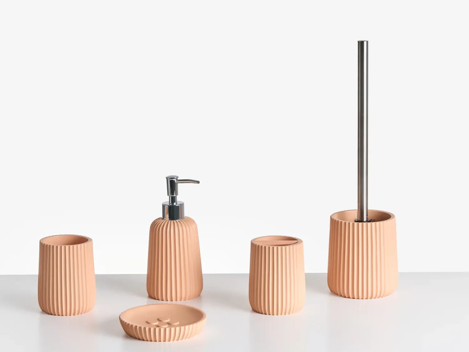 Discount Beliani Set da 5 accessori per il bagno POZUZO Arancione Arancione Argento