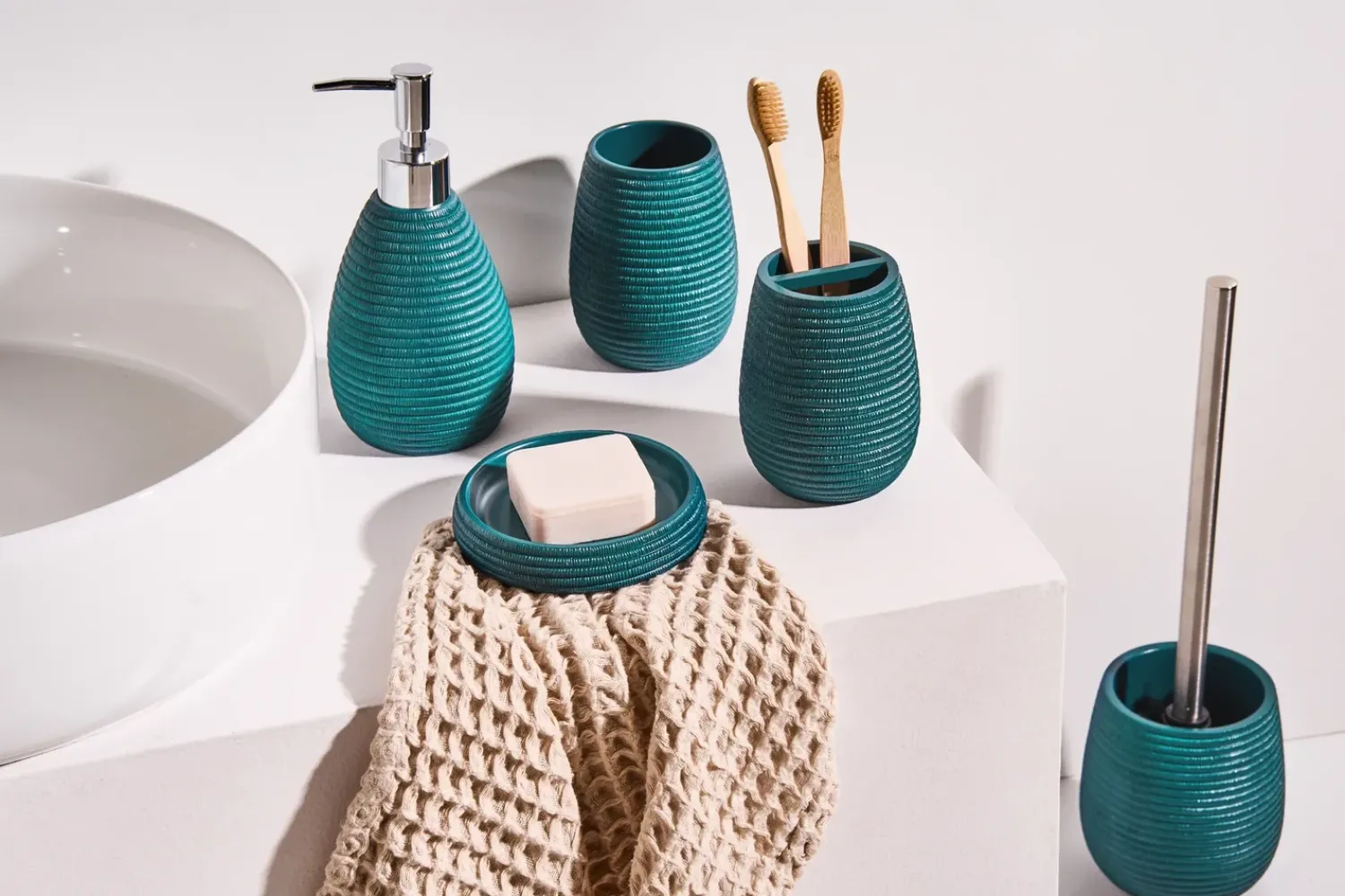 Clearance Beliani Set da 5 accessori per il bagno QUILCA Foglia di tè Blu