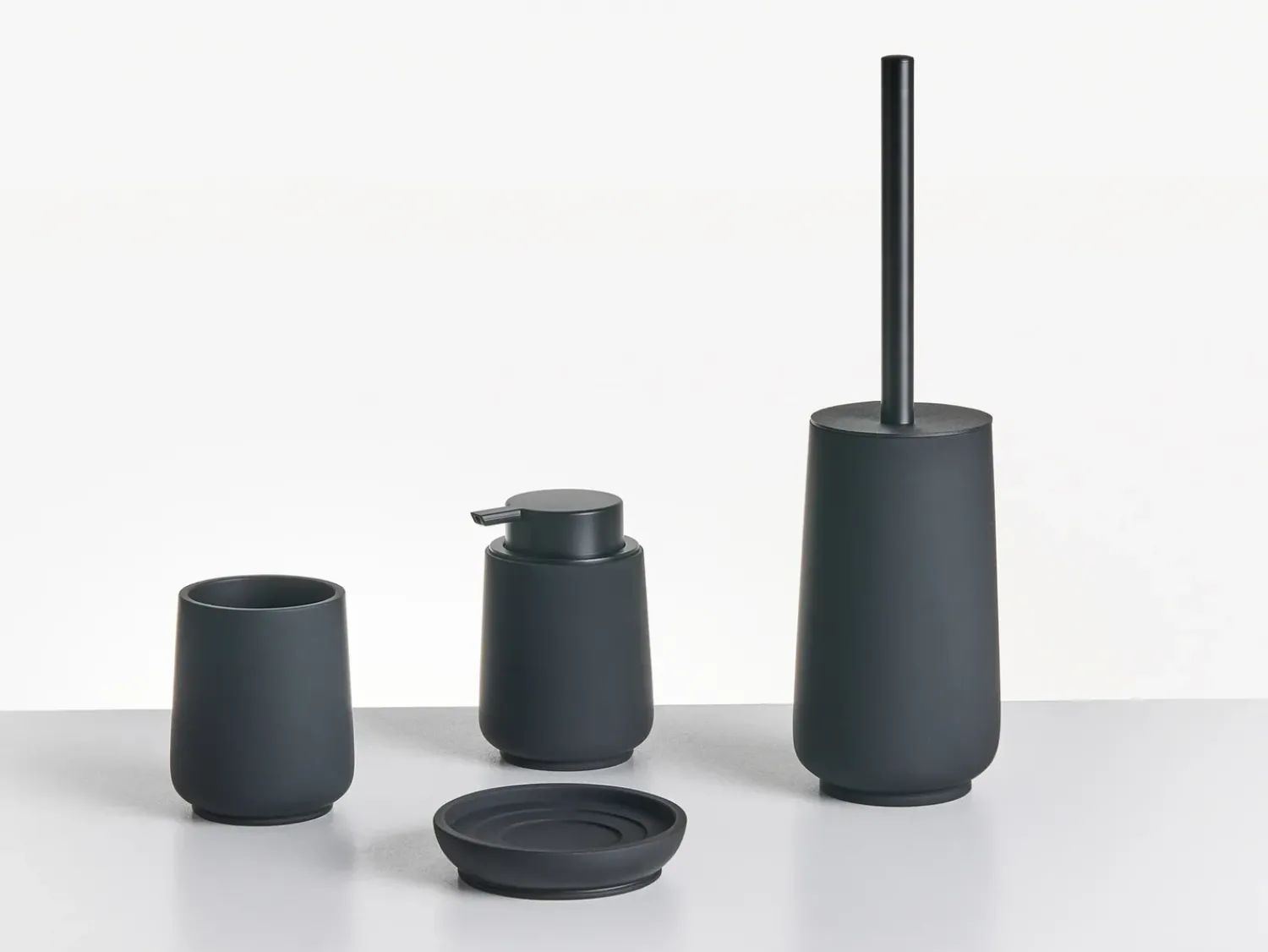 Beliani Set da 4 accessori per il bagno SUCHES Nero