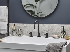 Outlet Beliani Set da 5 accessori per il bagno TIRUA Ceramica Argento