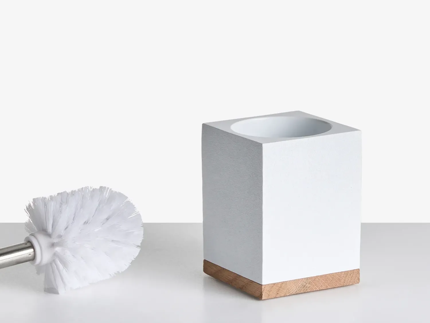 Outlet Beliani Set da 5 accessori per il bagno TAPICHE Bianco Bianco Marrone