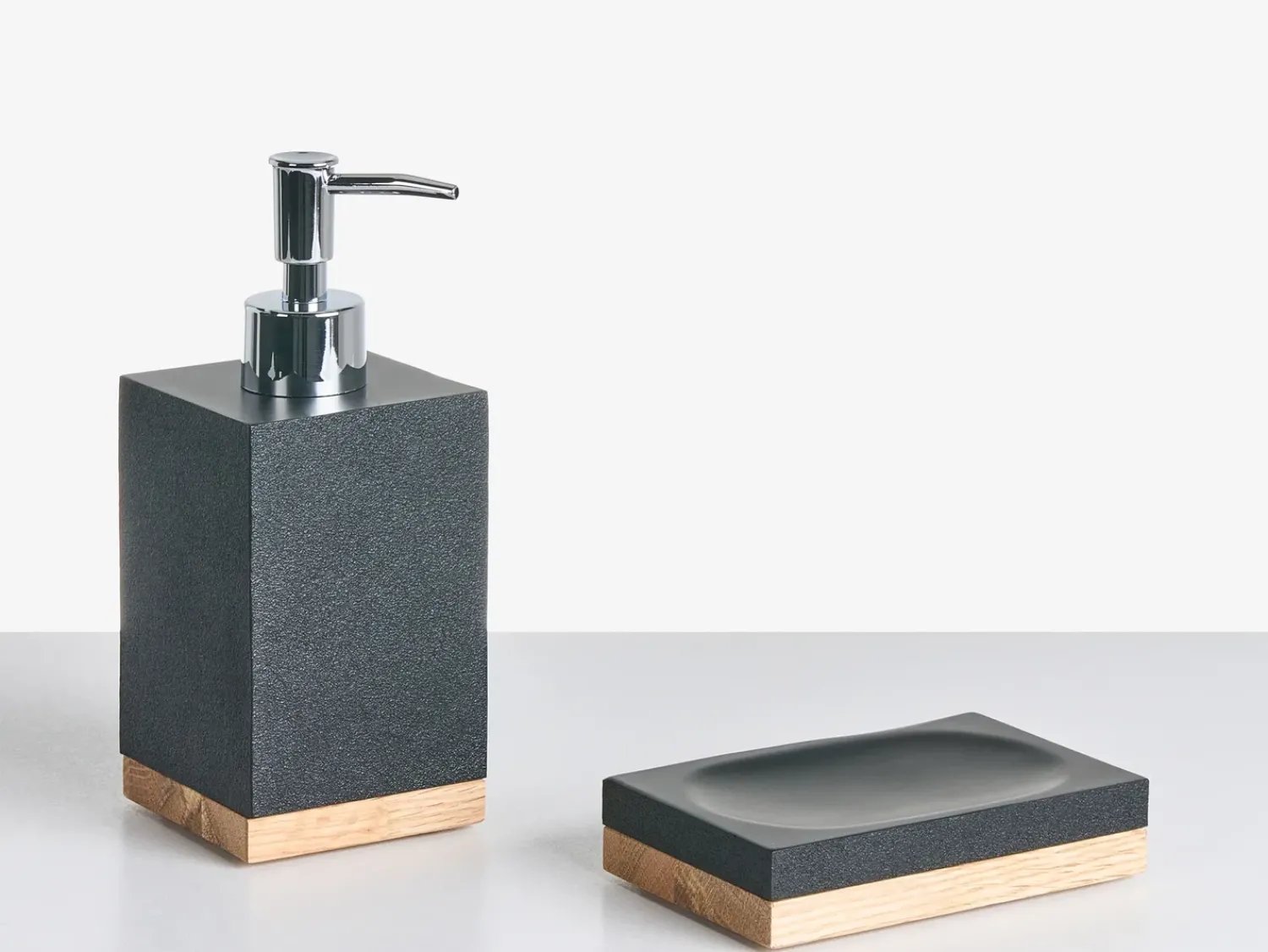 Clearance Beliani Set da 5 accessori per il bagno TAPICHE Nero Marrone Nero