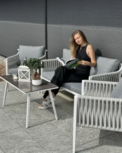 Beliani Set da giardino con tavolo 4 posti LATINA Metallo Grigio Bianco Grigio