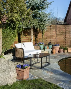 Beliani Set da giardino con tavolo 2 posti MONTEFALCO Metallo Bianco Bianco Nero